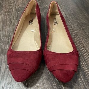 Women’s flats size 9